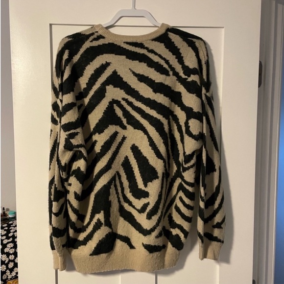 Show me your mumu duke sweater in tiger stripe - Picture 4 of 9